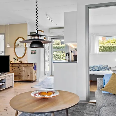 2 Bedroom Amazing In Nyaraló Svaneke