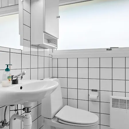 2 Bedroom Amazing In Casa vacanze