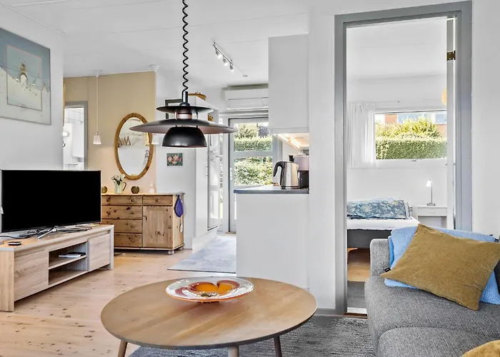 2 Bedroom Amazing In Сasa de vacaciones Svaneke